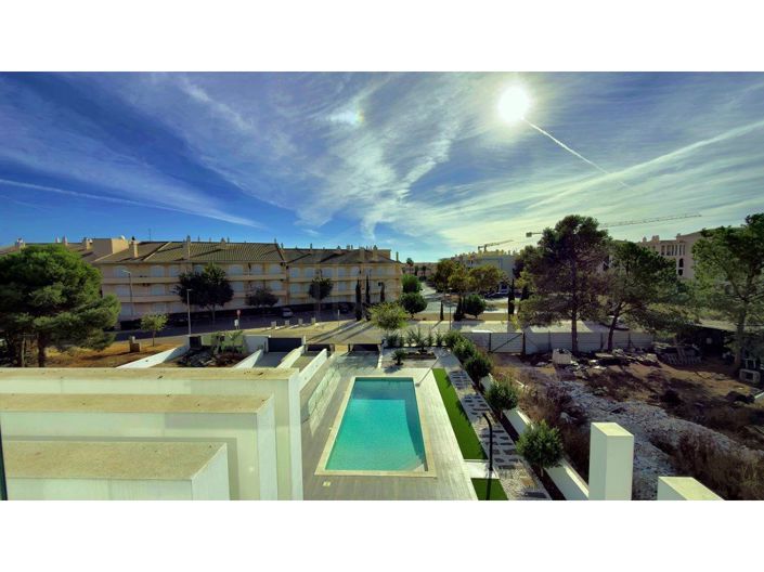 Image No.33-3 Bed House for sale