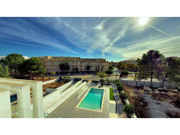 Image No.34-3 Bed House for sale