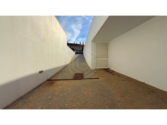 Image No.58-3 Bed House for sale
