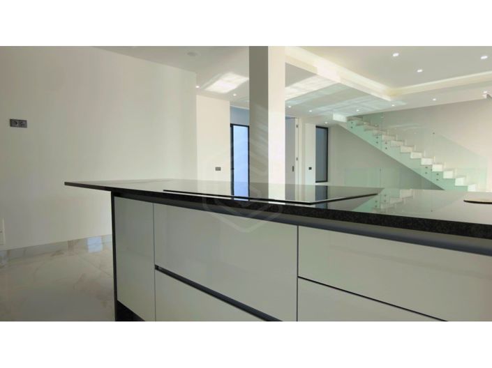 Image No.6-3 Bed House for sale