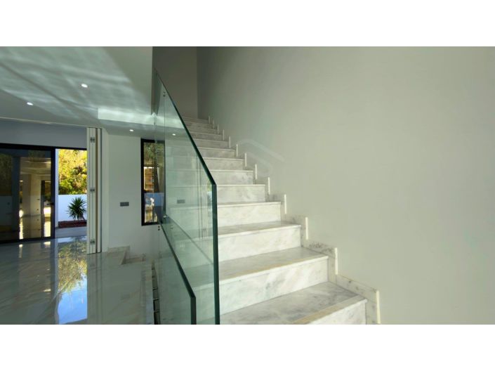 Image No.9-3 Bed House for sale