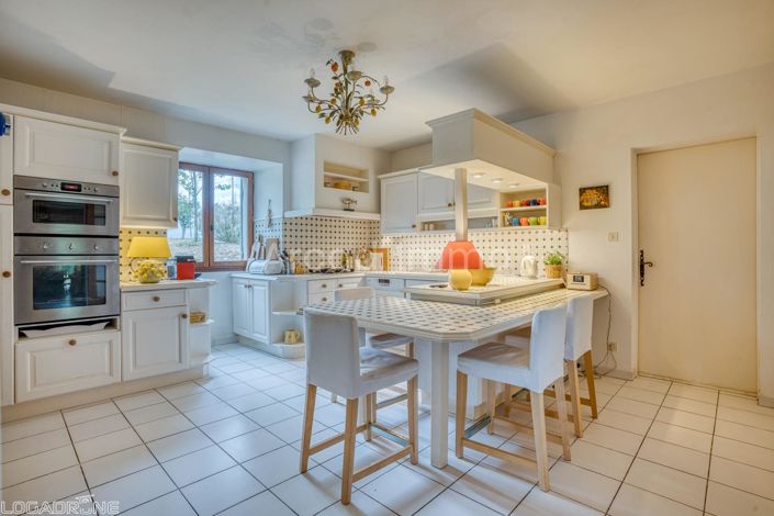 Image No.3-6 Bed House for sale