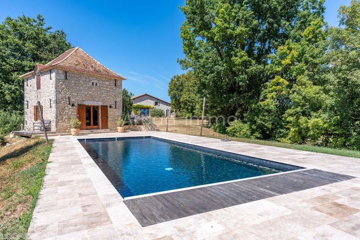 Image No.9-6 Bed House for sale