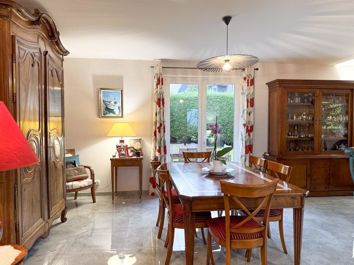 Image No.12-4 Bed House for sale