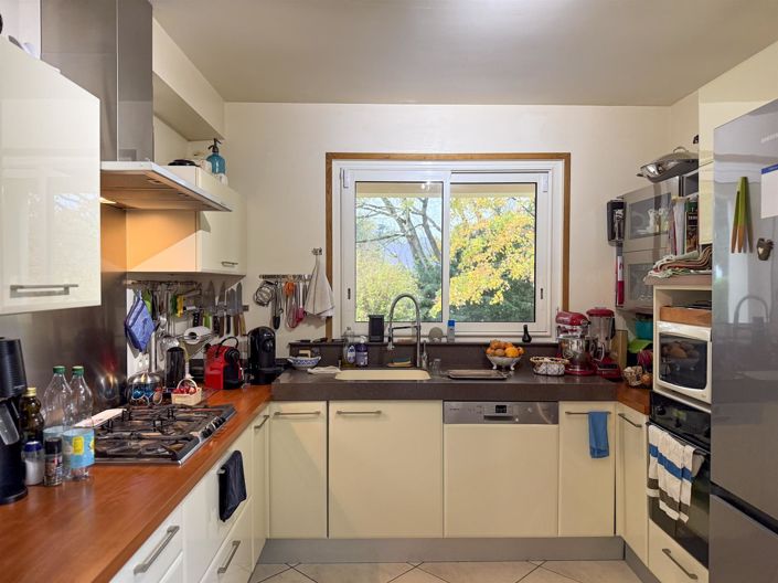 Image No.18-4 Bed House for sale