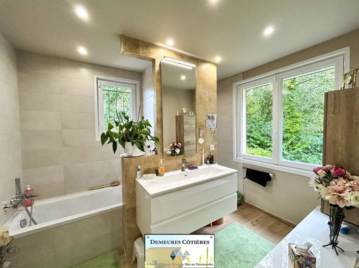 Image No.22-4 Bed House for sale