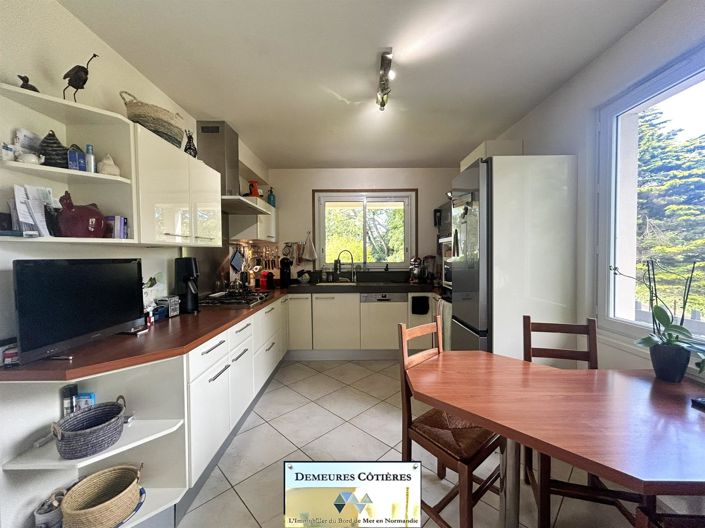 Image No.30-4 Bed House for sale