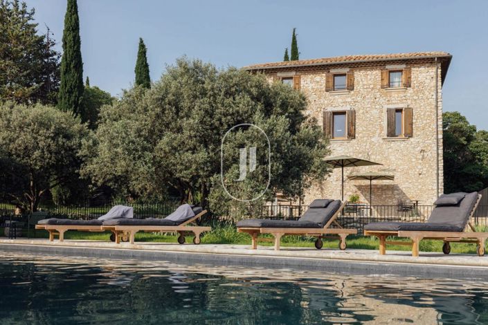 Image No.1-6 Bed House for sale