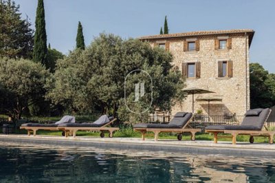 6 Bed House for sale