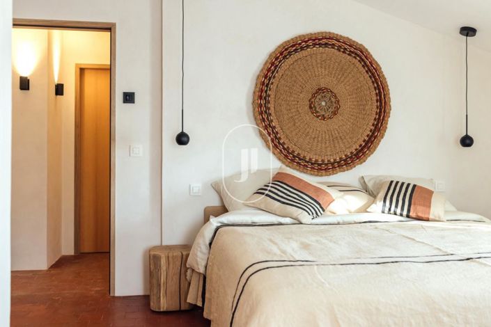 Image No.10-6 Bed House for sale