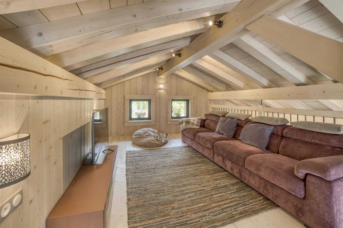 Image No.16-6 Bed House for sale