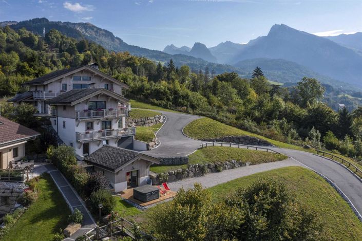 Image No.17-6 Bed House for sale