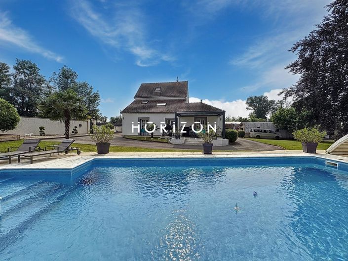 Image No.1-6 Bed House for sale