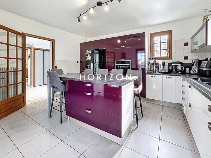 Image No.12-6 Bed House for sale