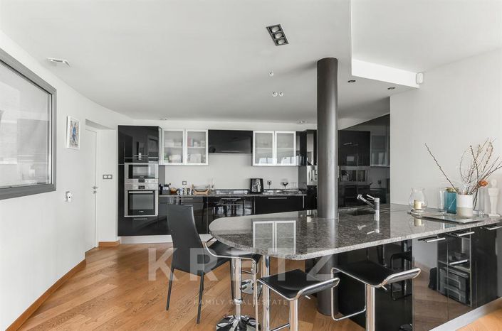 Image No.6-3 Bed House for sale