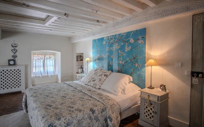 Image No.16-8 Bed Property for sale