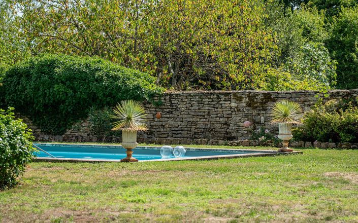 Image No.17-8 Bed Property for sale