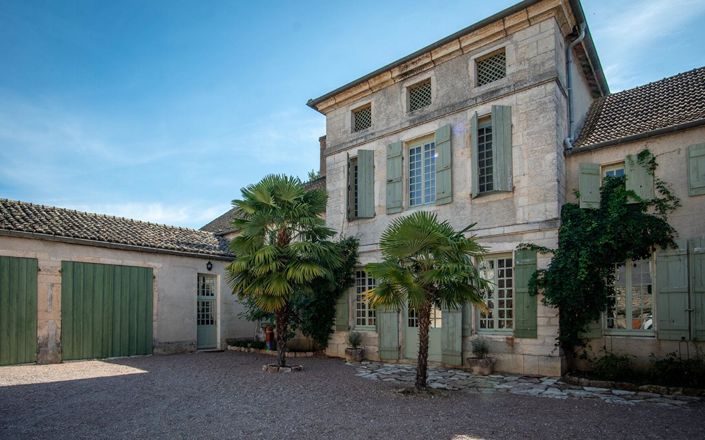 Image No.2-8 Bed Property for sale