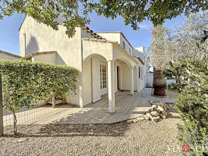 Image No.1-6 Bed Property for sale