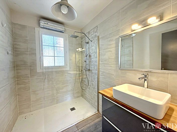 Image No.8-6 Bed Property for sale