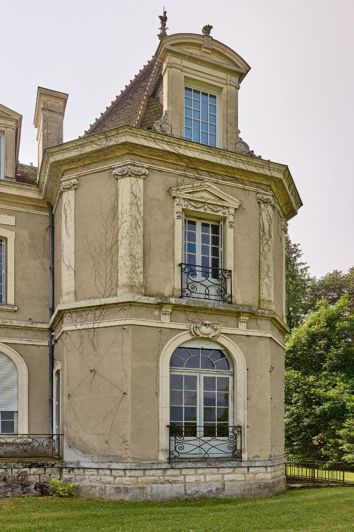 Image No.9-9 Bed Property for sale