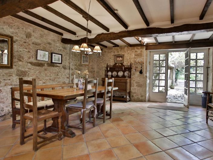 Image No.10-3 Bed House for sale