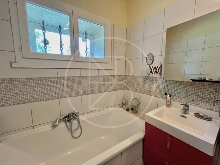 Image No.9-1 Bed House for sale