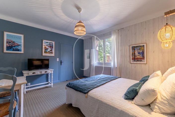 Image No.9-7 Bed House for sale