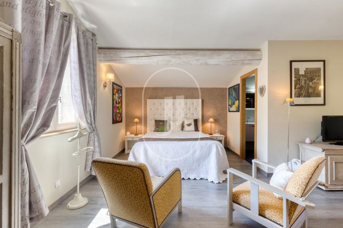 Image No.6-5 Bed House for sale