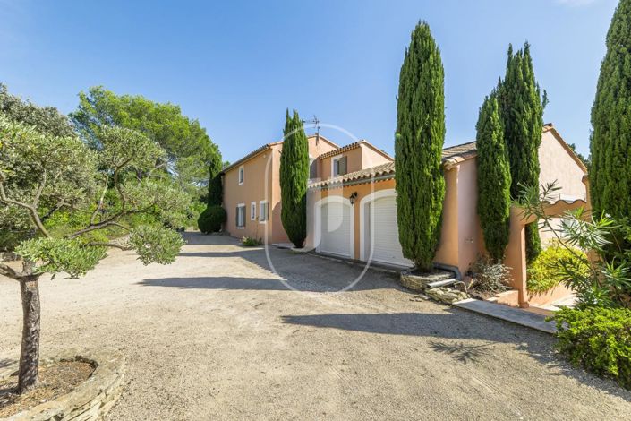 Image No.1-5 Bed House for sale