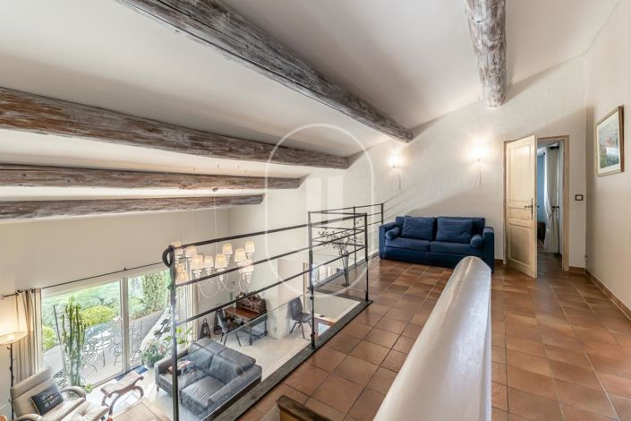 Image No.6-5 Bed House for sale