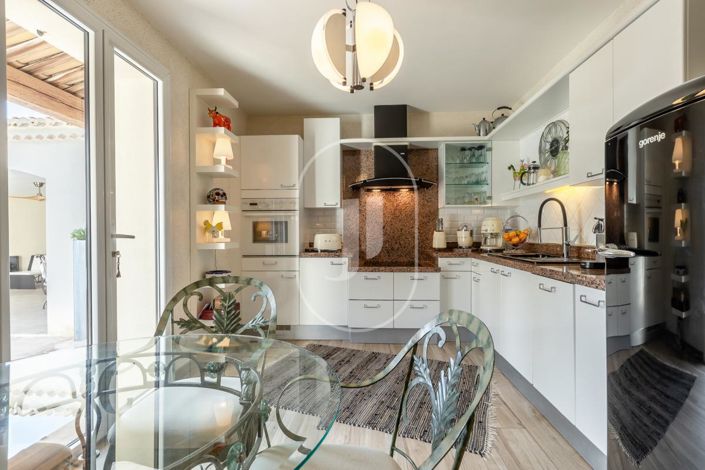 Image No.5-Maison de 4 chambres à vendre à Lagnes