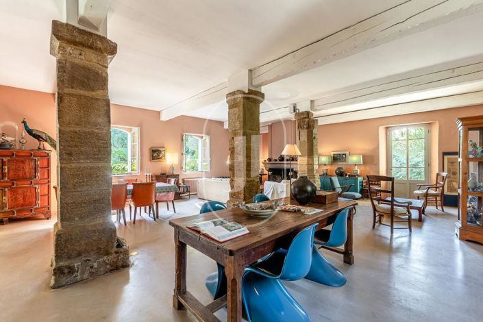 Image No.3-6 Bed House for sale