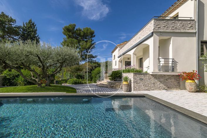 Image No.11-5 Bed House for sale