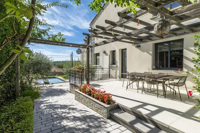 Image No.13-5 Bed House for sale