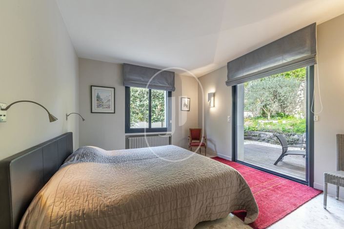 Image No.6-5 Bed House for sale