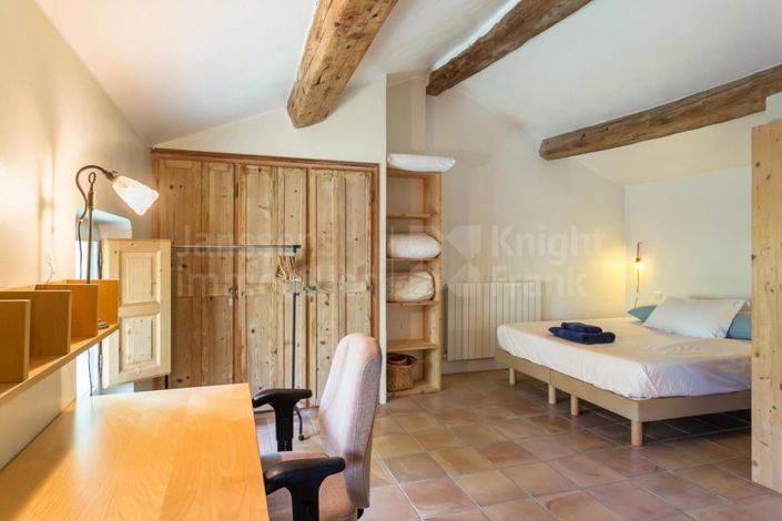 Image No.10-4 Bed House for sale