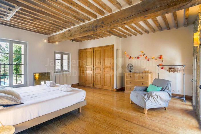 Image No.8-4 Bed House for sale