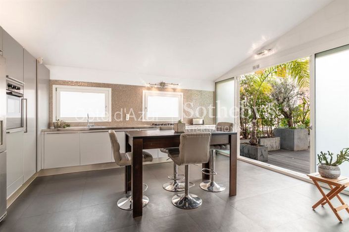 Image No.4-2 Bed House for sale