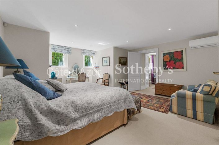 Image No.16-7 Bed House for sale