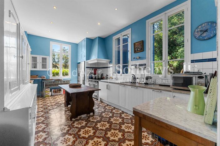 Image No.6-7 Bed House for sale