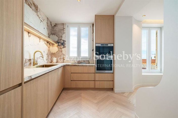 Image No.5-2 Bed House for sale