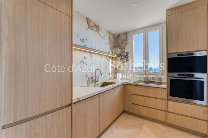 Image No.8-2 Bed House for sale