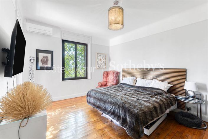 Image No.17-4 Bed House for sale