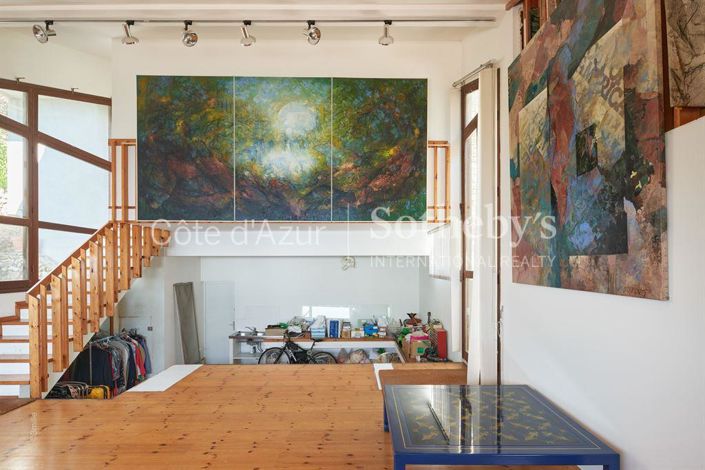 Image No.12-4 Bed Property for sale