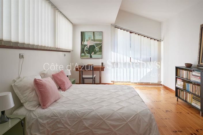 Image No.15-4 Bed Property for sale