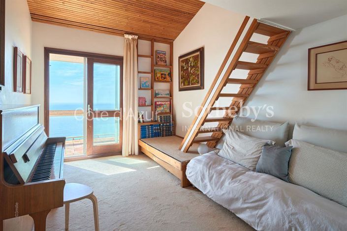 Image No.9-4 Bed Property for sale