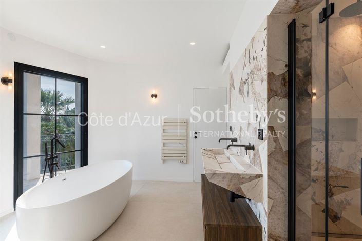 Image No.14-4 Bed House for sale