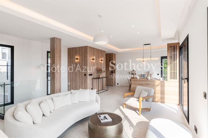 Image No.6-4 Bed House for sale