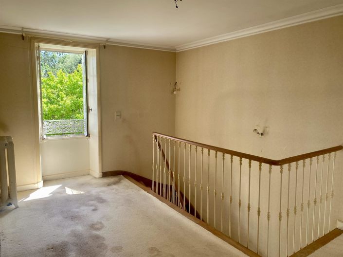 Image No.10-4 Bed Property for sale